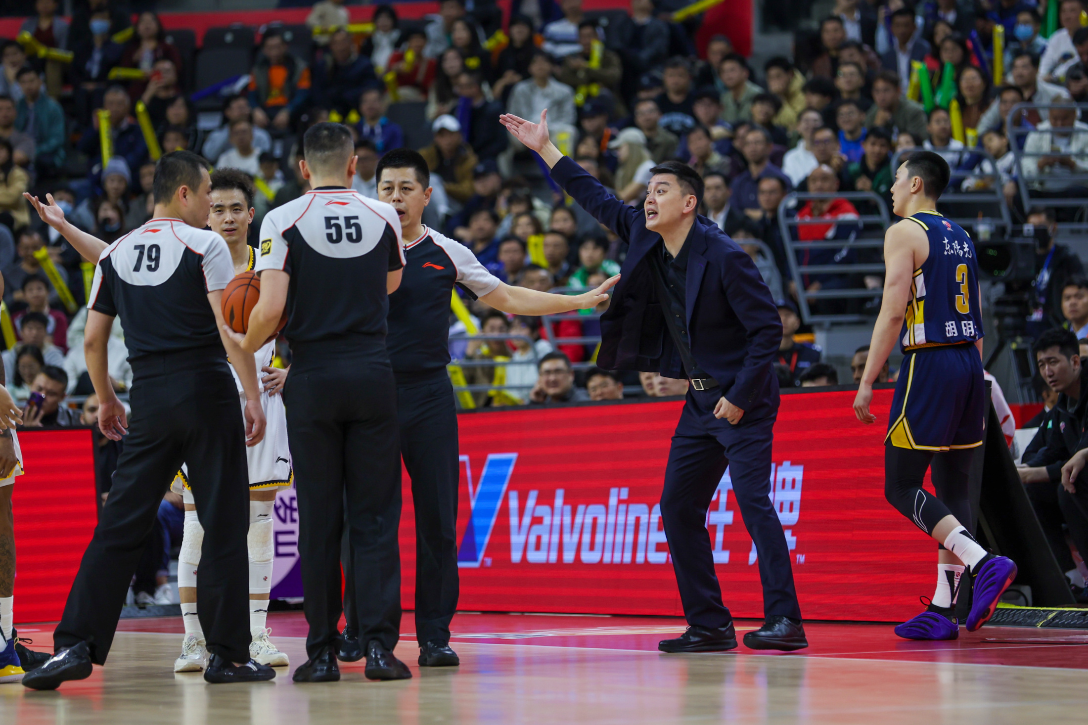 赛前突围战来临，新疆广汇围绕CBA常规赛完成体检，话题不断，团队化学反应显著的简单介绍